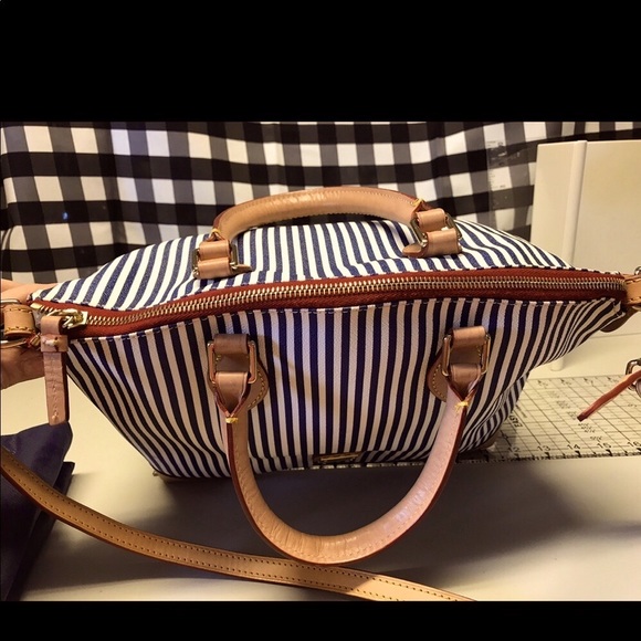 MWOT Dooney and Burke purse - Picture 2 of 15